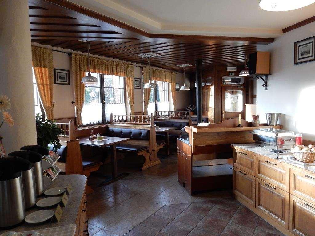 Garni Hotel Terano 마리보르 레스토랑 사진